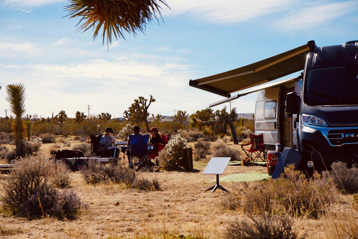 offgrid campervan-darth-Joshua Tree-Starlink